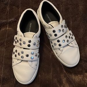 SOLD!! White sneakers with silver !